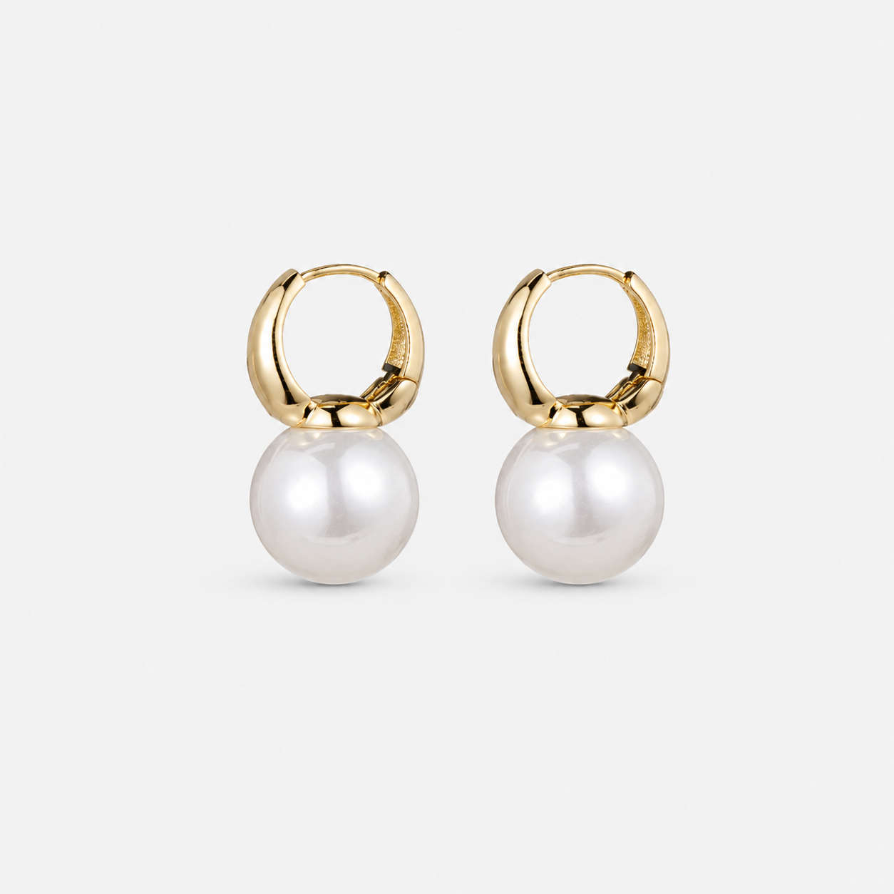 Minimal Pearl Earrings
