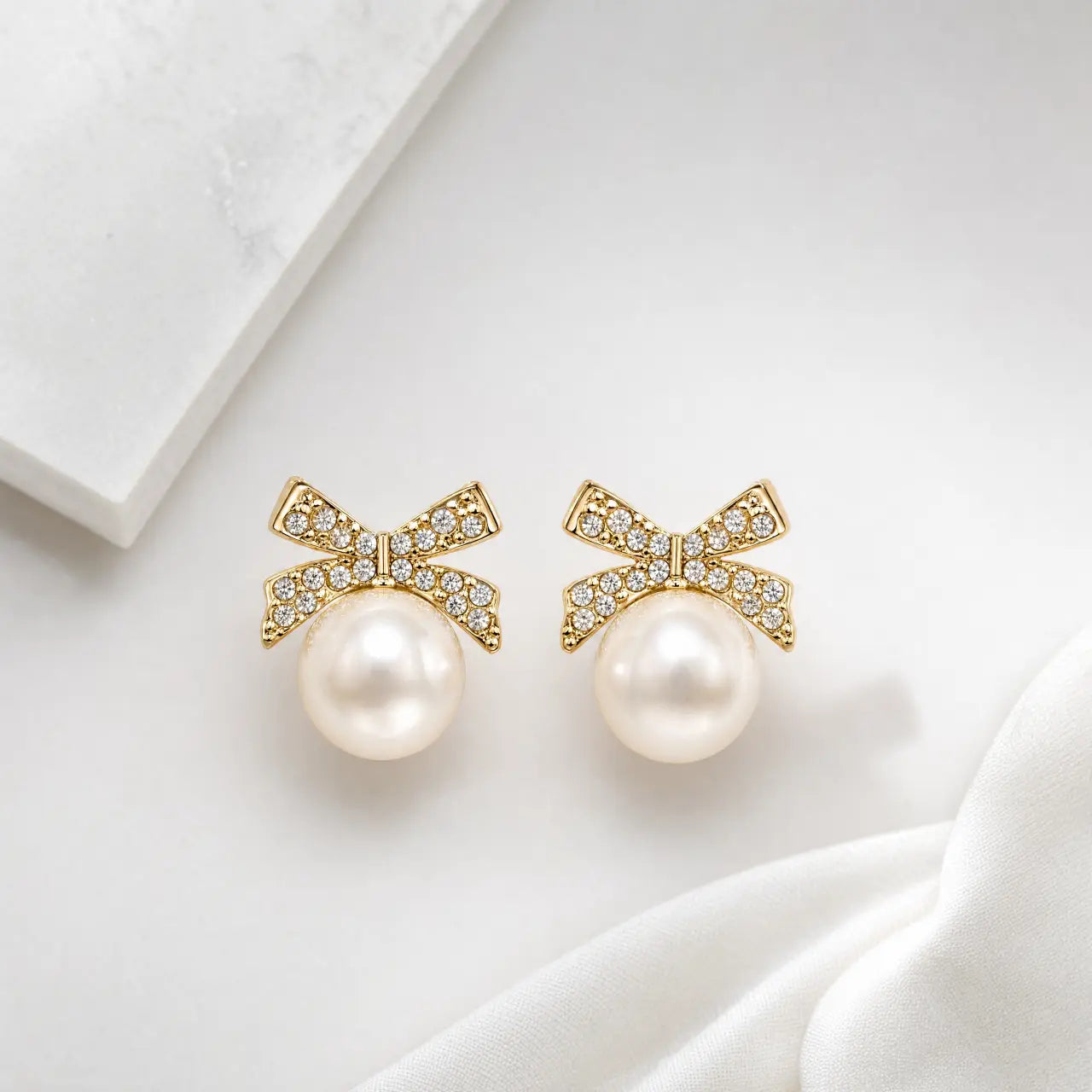 Pearl Étoile Anti-Tarnish Bow Earrings